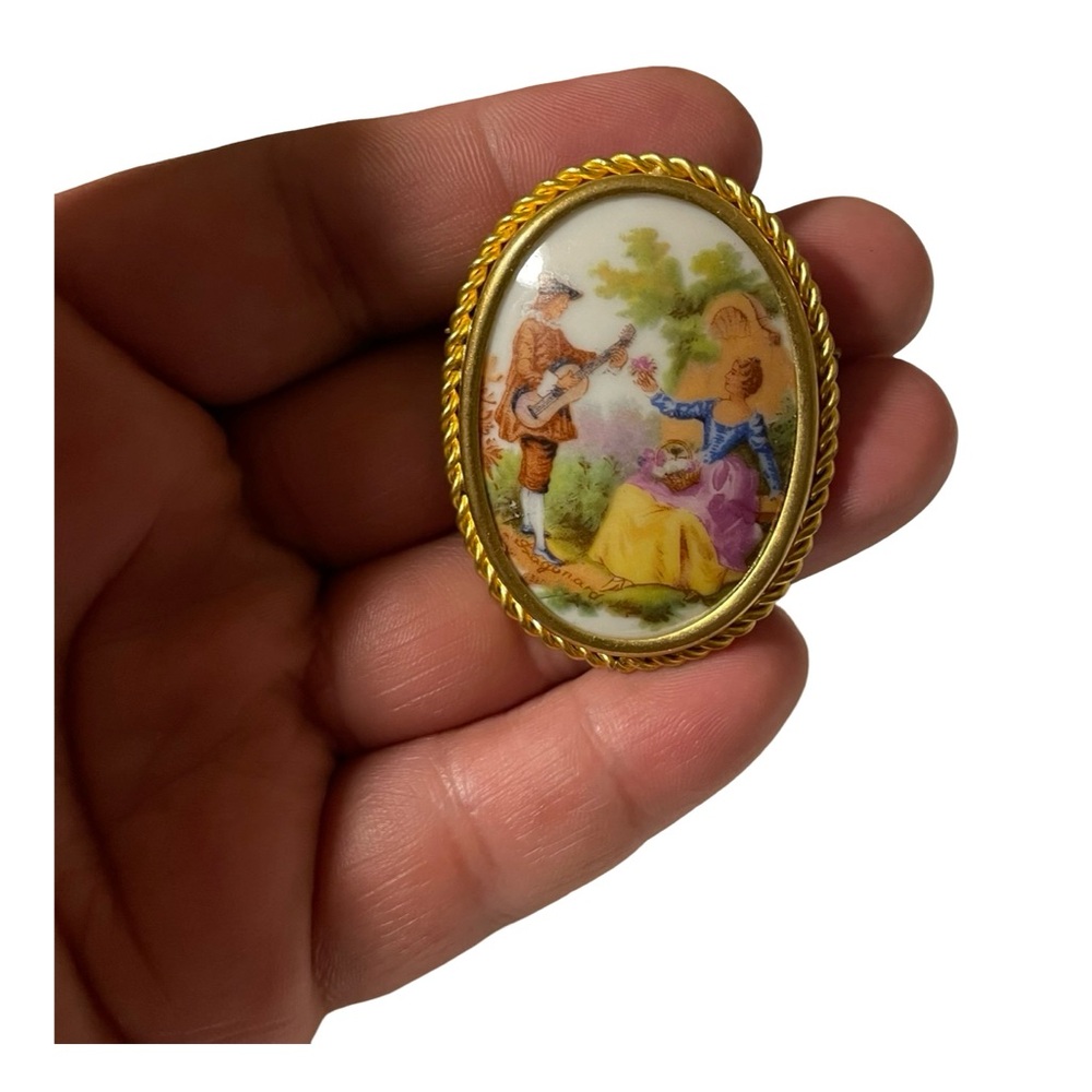 Vintage Limoges France Hand-Painted Porcelain Brooch– Fragonard "La Reine" Scene